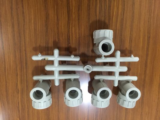 Machine de moulage par injection verticale à table à doubles glissades