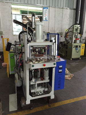 Machine de moulage par injection ISO9001 LSR 55T Machine de moulage par injection de caoutchouc de silicone liquide