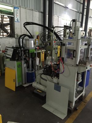 Machine de moulage par injection ISO9001 LSR 55T Machine de moulage par injection de caoutchouc de silicone liquide