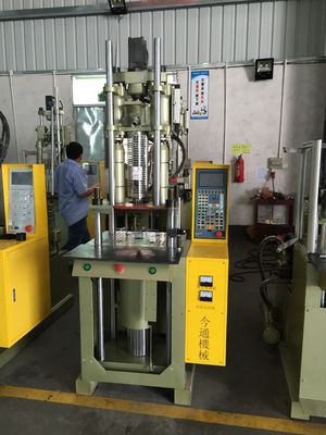 55T Fabricants de machines de moulage vertical hydraulique en matières plastiques