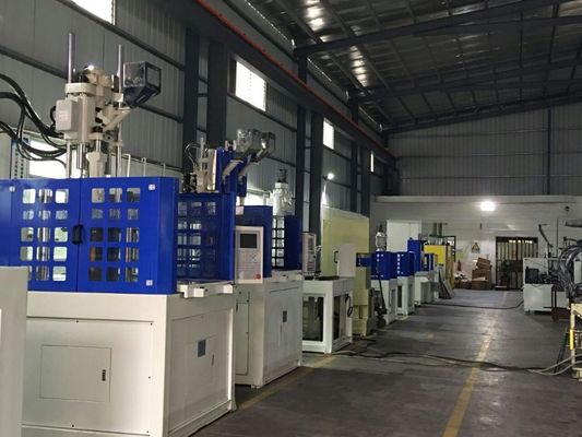 Machine de moulage par injection verticale rotative de 45 T 9 kW avec traction d'éjection de 45 mm