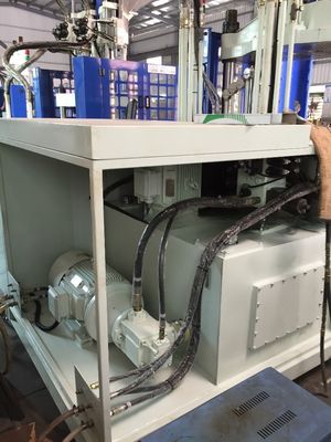 Fabricants de machines de moulage par injection verticale rotative 55T avec un diamètre de vis de 35 mm
