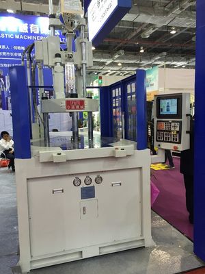 Machine de moulage par injection à table rotative en plastique à traction d'éjecteur de 75 mm 85T
