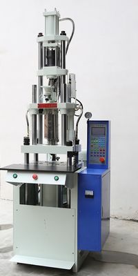 Machine de moulage par injection verticale en plastique de 30 T pour la production à petite et moyenne échelle