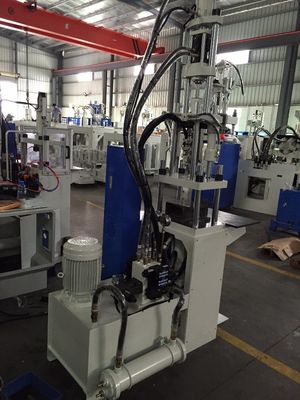 Machine de moulage par injection verticale hydraulique ABS de 20 tonnes 260 mm Distance entre les barres d'attache