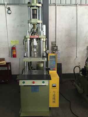 Petite machine de moulage par injection verticale en plastique de 30 tonnes, diamètre de vis de 25 mm