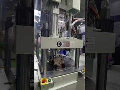 Deux couleurs de lunettes de natation machine de moulage par injection verticale JTT-1700 2V2R